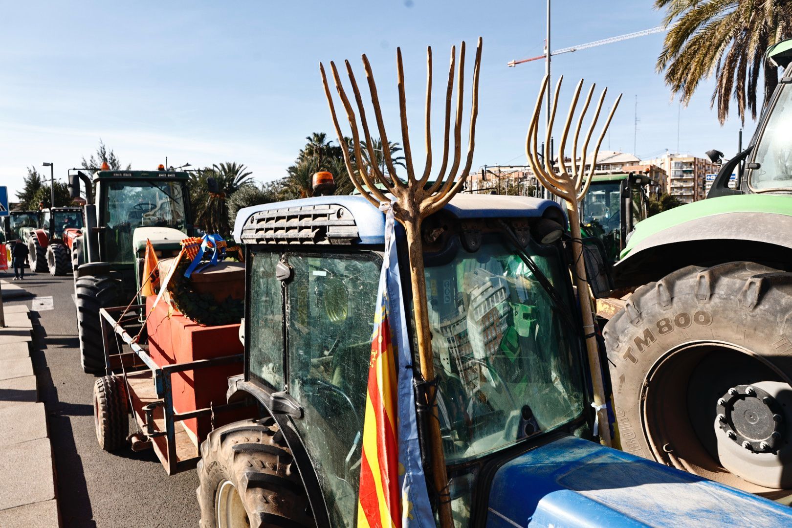 La tractorada de los agricultores valencianos, en imágenes