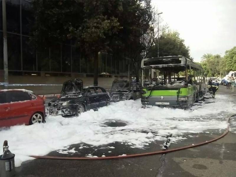 Fotos de los lectores del incendio del autobús