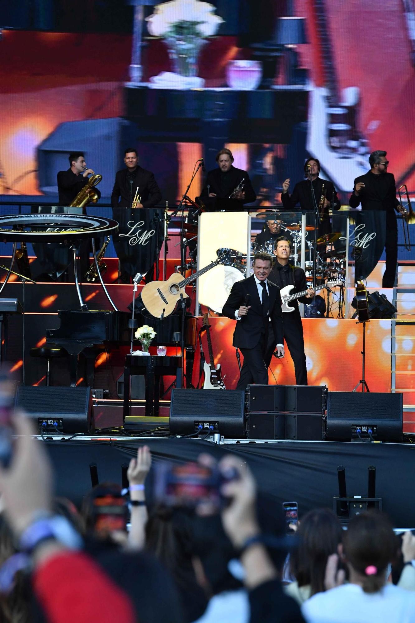 Luis Miguel alarga su leyenda en A Coruña