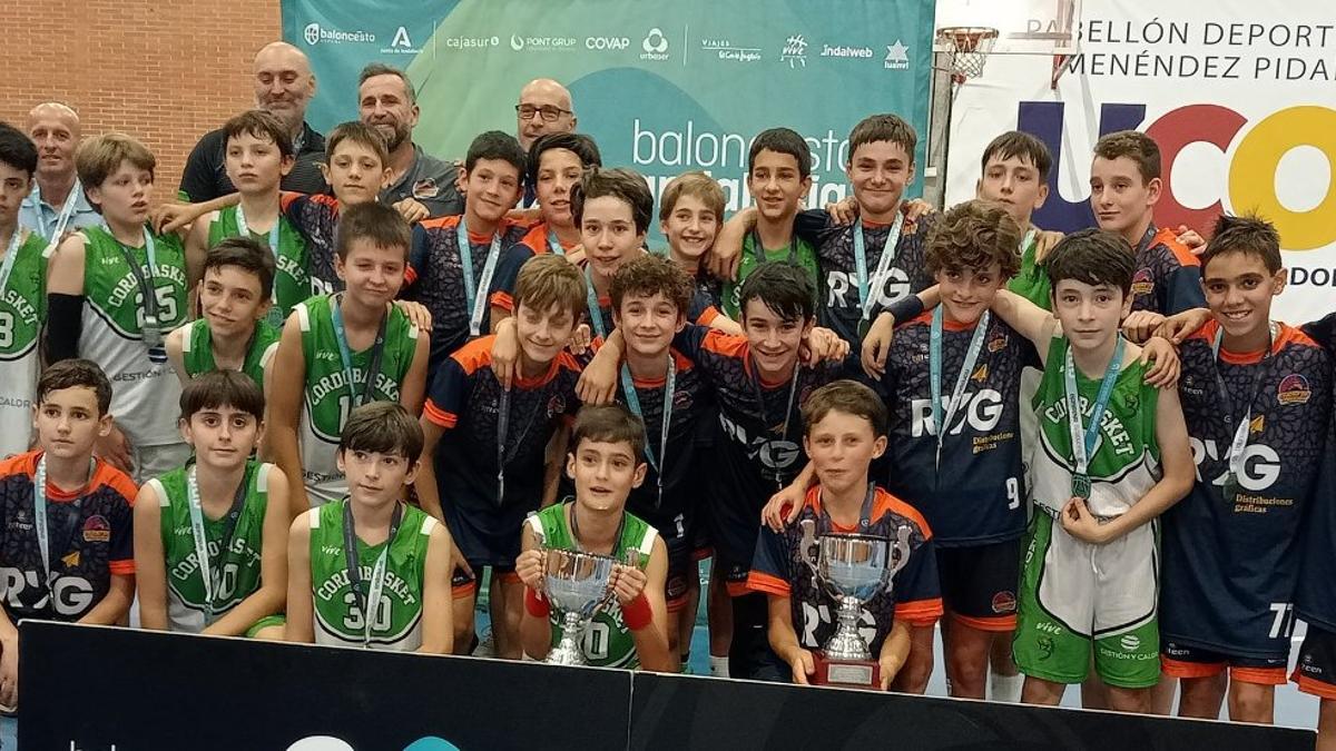 El Ciudad de Córdoba y el Cordobasket, a la conclusión de la final de la liga provincial mini masculina de baloncesto.