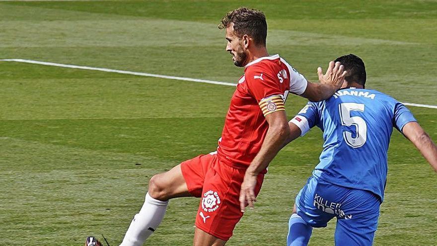 Cristhian Stuani intenta una rematada durant el partit de diumenge amb el Fuenlabrada.