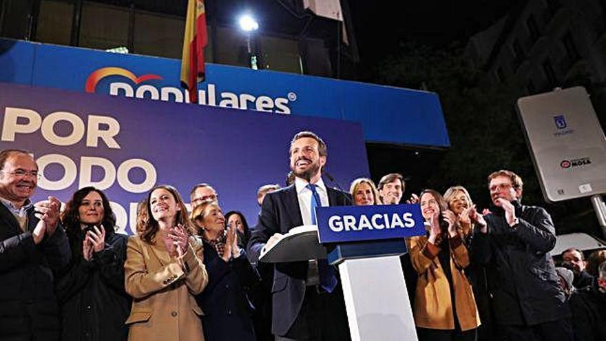 Pablo Casado, en un moment de la seva compareixença, ahir a la nit, a la seu del partit popular a Madrid