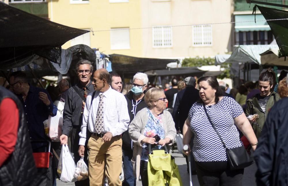 Algunos ciudadanos comenzaban a usar las mascarillas cuando aún no había ningún caso en la Región. 4 de marzo