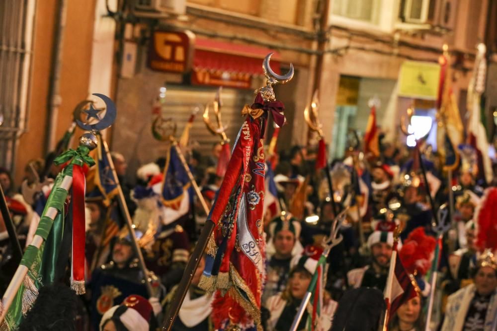 Medio millar de cargos festeros celebran la efeméride con un acto histórico de homenaje a las capitanías a tres semanas del inicio de los Moros y Cristianos