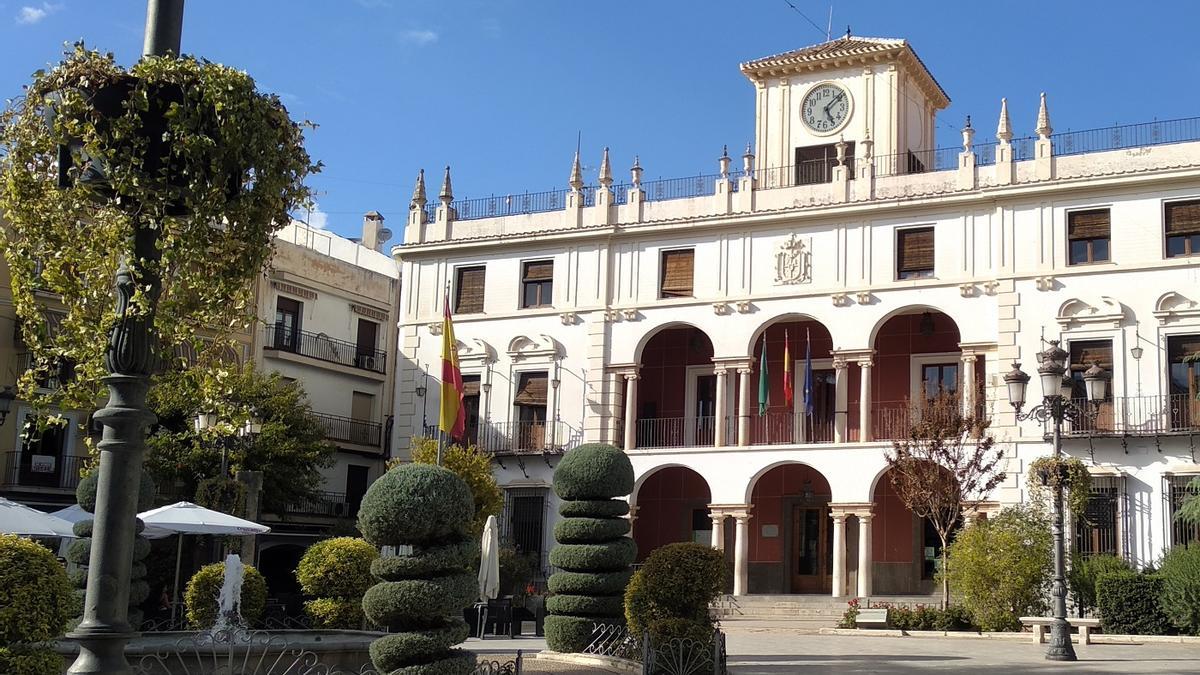 Fachada principal del ayuntamiento de Priego.