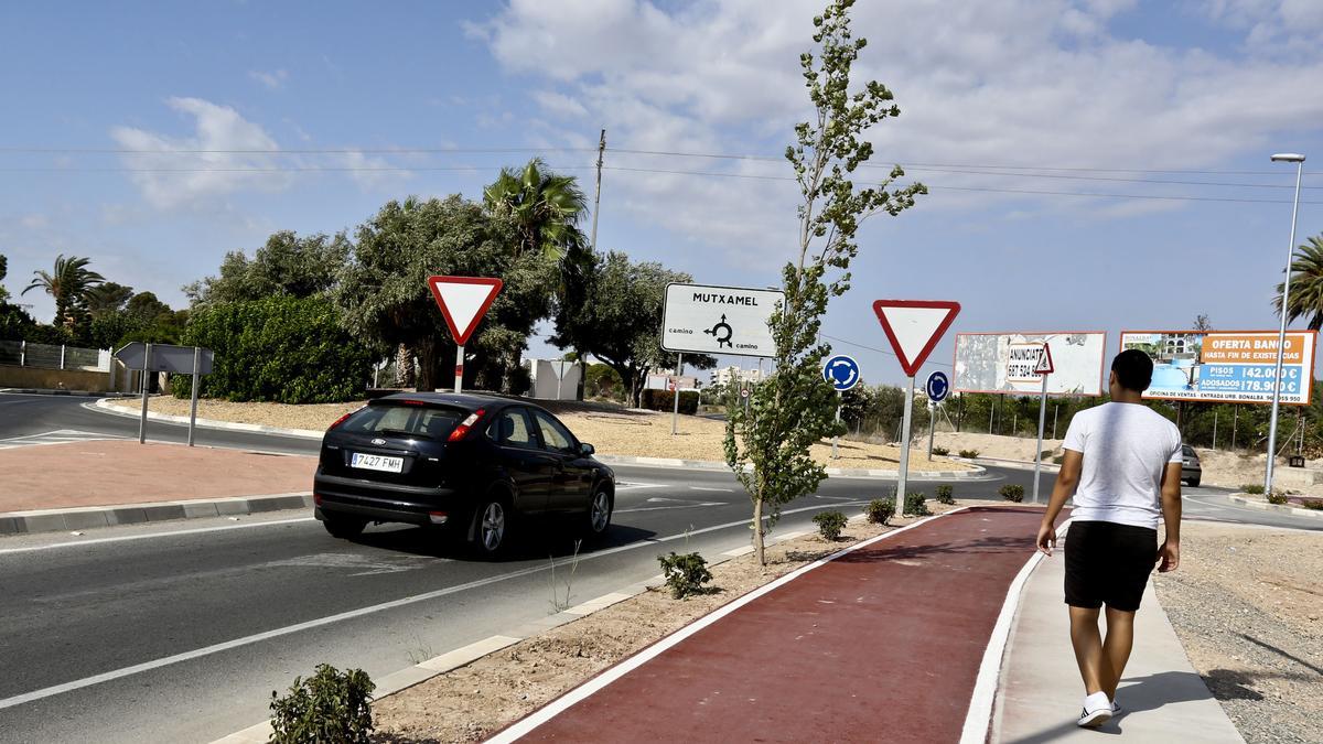 Acceso este a Mutxamel que pasa a llamarse avenida Enric Valor