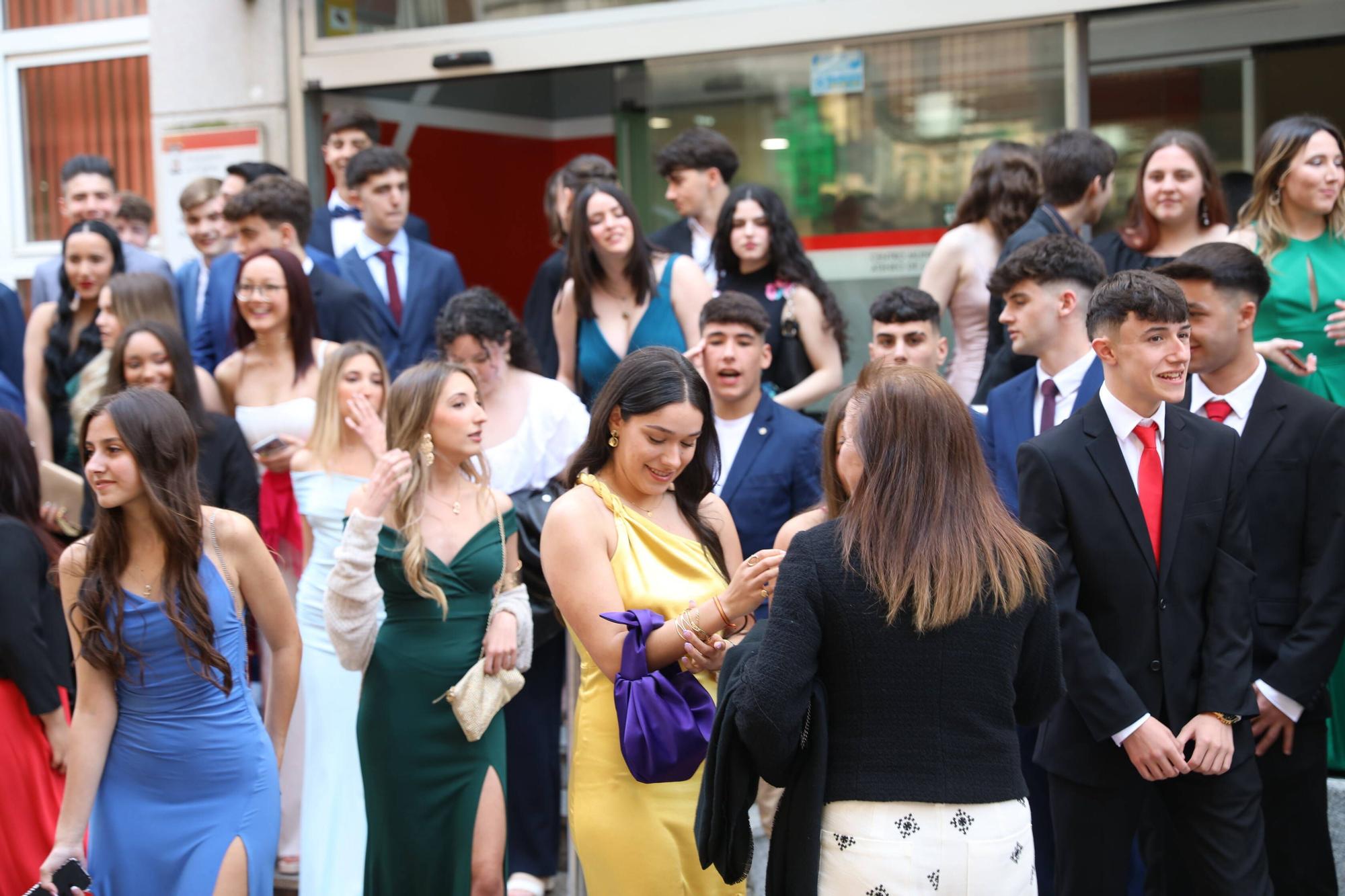 Tarde de graduaciones en los centros educativos de Gijón