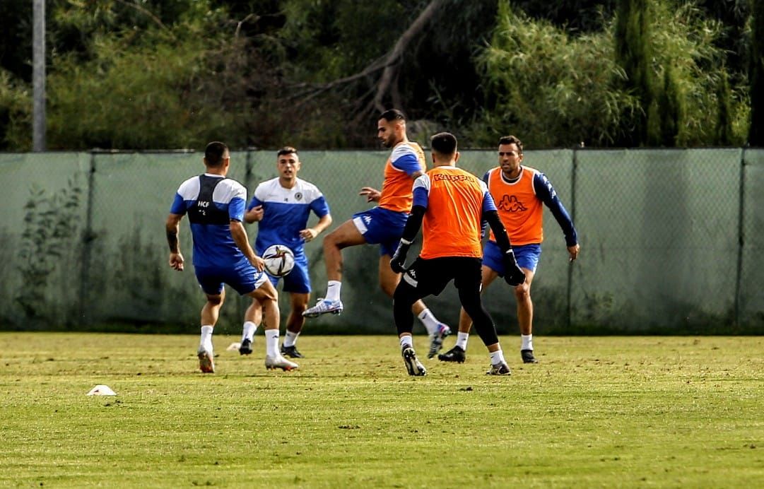 Ortiz acude al entrenamiento del Hércules y respalda a Mora