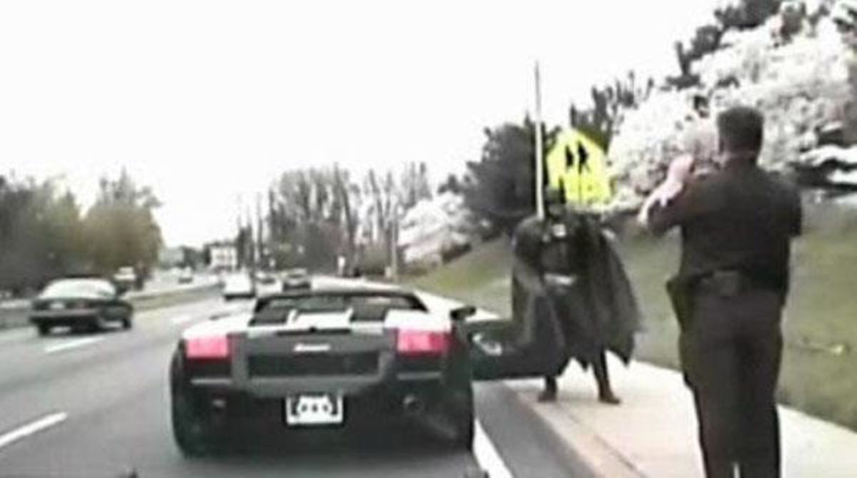 Batman detingut a la carretera de Maryland.