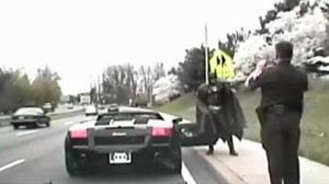 Batman detingut a la carretera de Maryland.