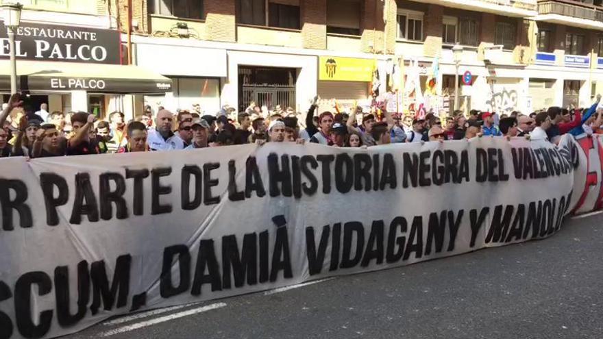 'Por Nuestro Valencia' reparte pitos en Mestalla