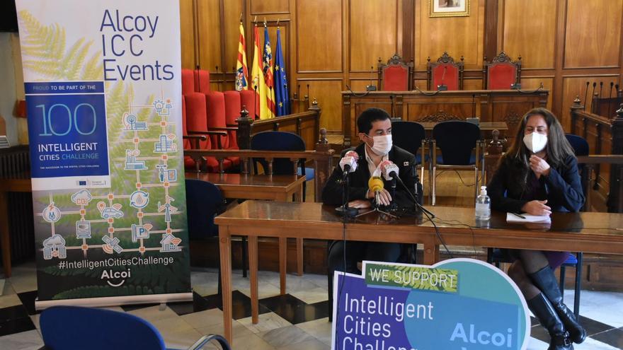 Alcoy analiza las formas para mejorar la eficiencia de recursos en el programa europeo de Ciudades Inteligentes