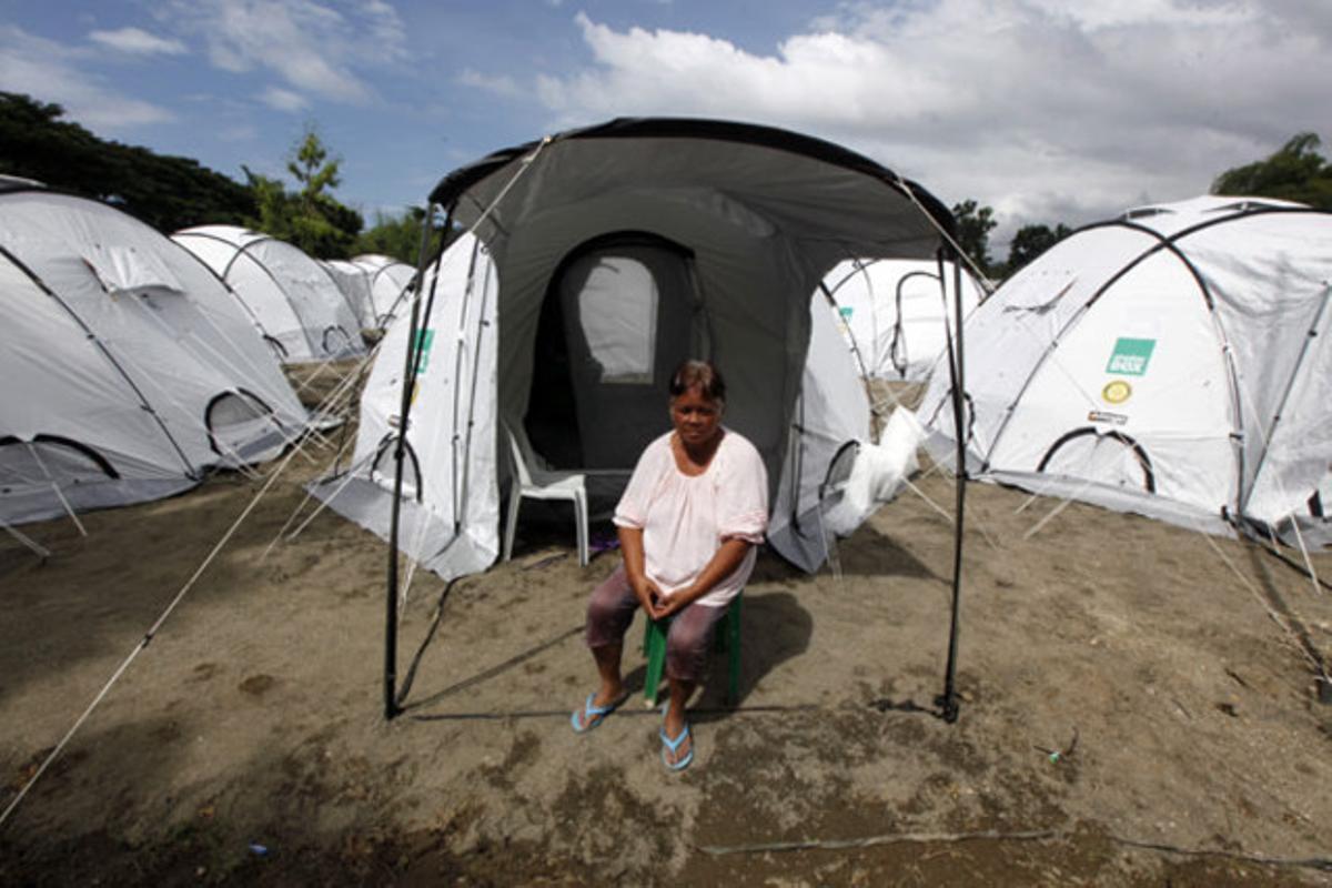 Vista de les tendes de campanya on es refugien les víctimes de les inundacions a Iligan (Filipines).