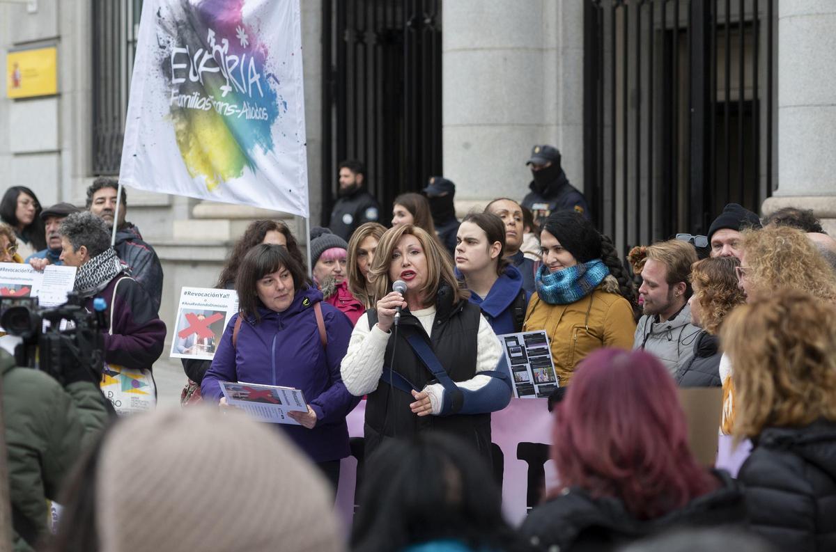 Plataforma Trans: La plataforma trans pide de nuevo la destitución de ...
