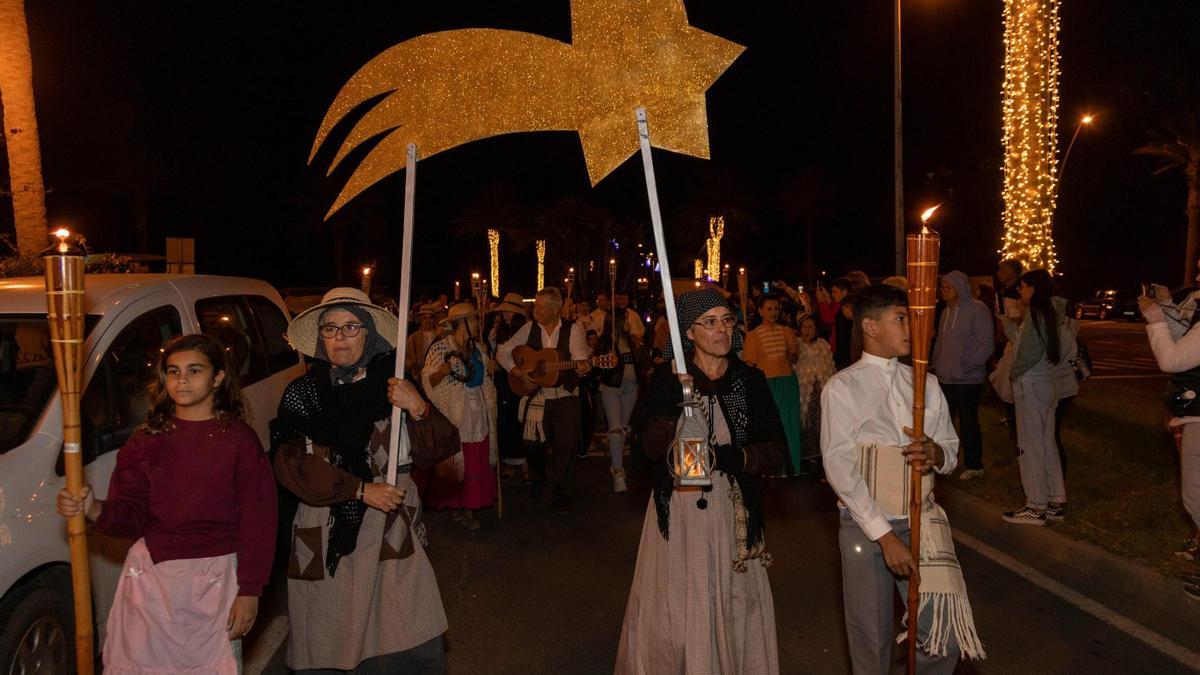 Imagen de la tradicional cabalgata de Reyes por las calles del pueblo de La Lajita, en una edición anterior.