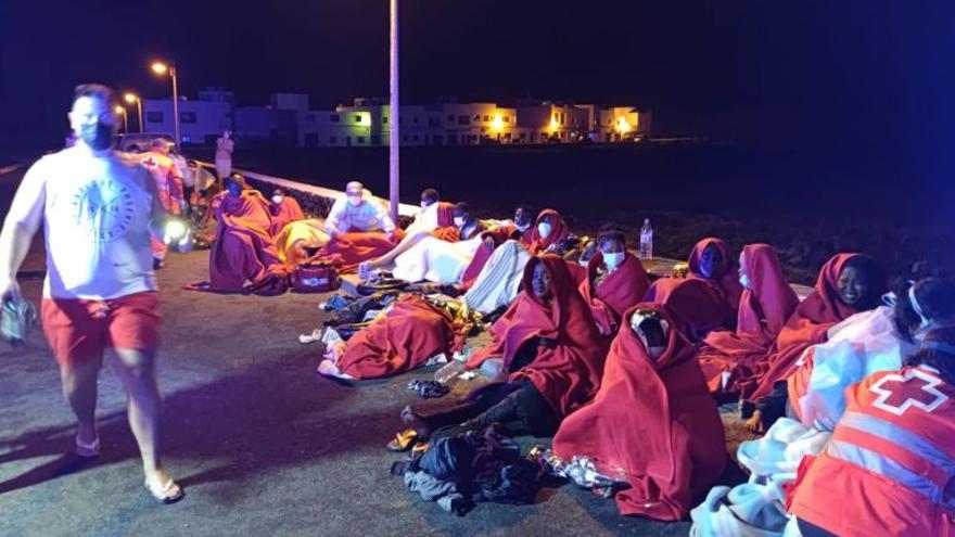 La alcaldesa de Haría y otras 22 personas que rescataron a migrantes en Órzola, en cuarentena preventiva por Covid