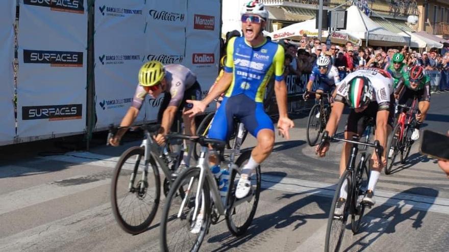 Pau Martí logra los primeros puntos UCI del ranking mundial tras acabar sexto en Italia