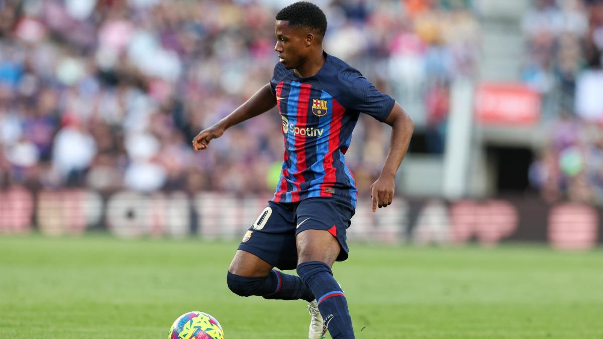 Bori Fati, reunido con Jorge Messi durante el Barça - Osasuna