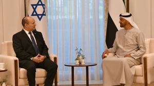 El primer ministre d’Israel viatja per primera vegada als Emirats per unir forces contra l’Iran