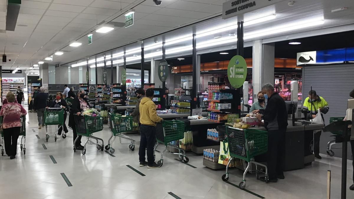 Mercadona inaugura un supermercat a Salt.