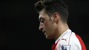 Ozil es baja en el duelo del Arsenal