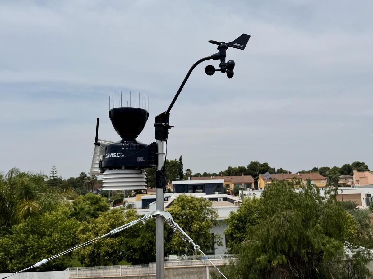 Nueva estación meteorológica en Torre de Porta Coeli en Serra.