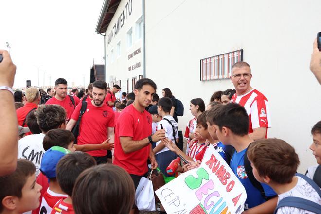 GALERIA | La afición despide al Zamora CF antes de la última batalla por el ascenso a Segunda División frente al Sabadell