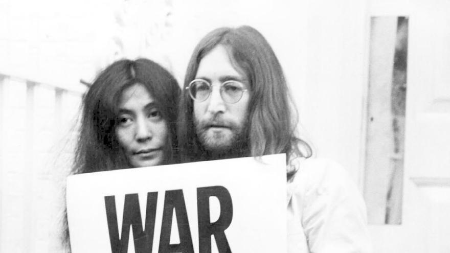 John Lennon convirtió &quot;Give Peace a Chance&quot; en un himno por la paz