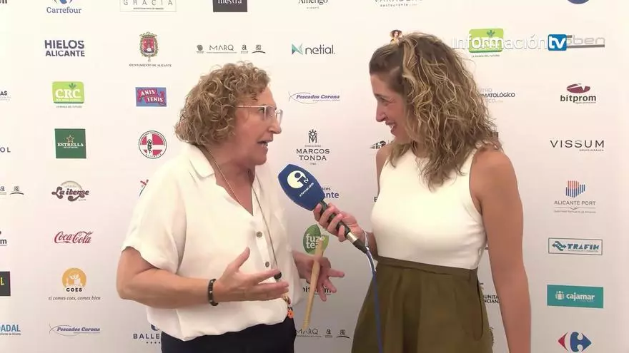 Ana Barceló se suma al ambiente del Racó de Información TV