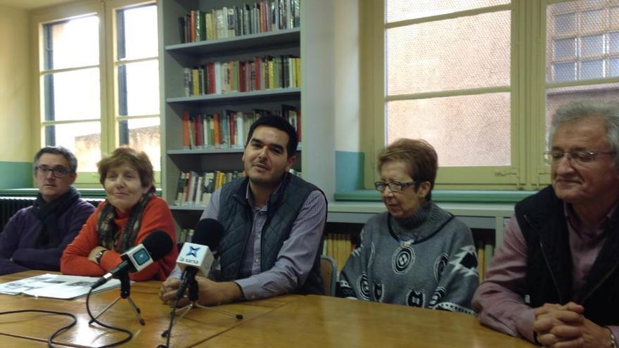 La roda de premsa a la biblioteca de l&#039;institut