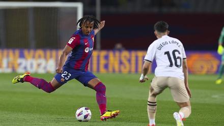 Koundé quiere mejorar la calidad de sus centros en el Barça
