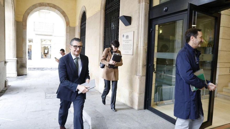 La Abogacía del Estado liga la venta de la parcela de Naval Gijón con la cesión de la franja