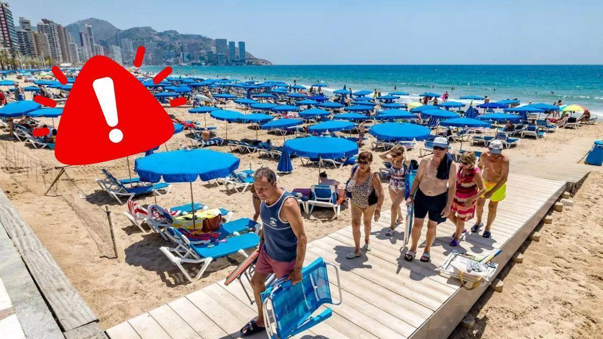 El timo de las hamacas en Benidorm: la Policía Local explica cómo evitar pagar un ticket falso