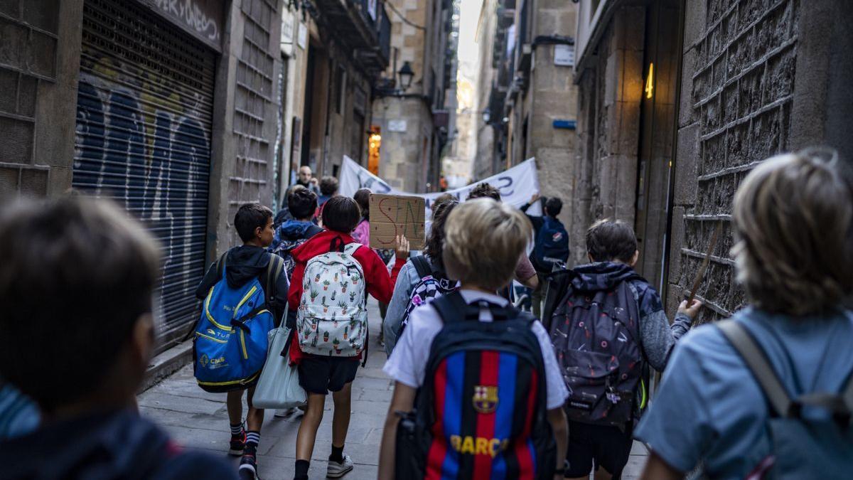 Alumnos de la escuela Sant Felip Neri, en el barrio Gòtic de Barcelona, esta semana.