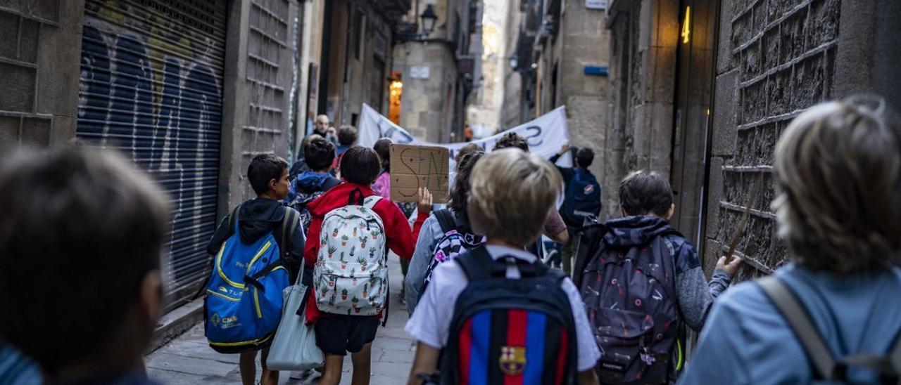 Alumnos de la escuela Sant Felip Neri, en el barrio Gòtic de Barcelona, esta semana.