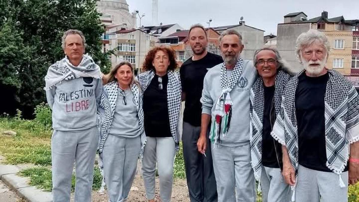 Los siete gallegos de la flotilla a Gaza interceptada por Israel llegarán esta noche a Santiago