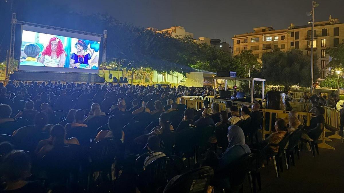 consulta todas las películas, fechas y horarios
