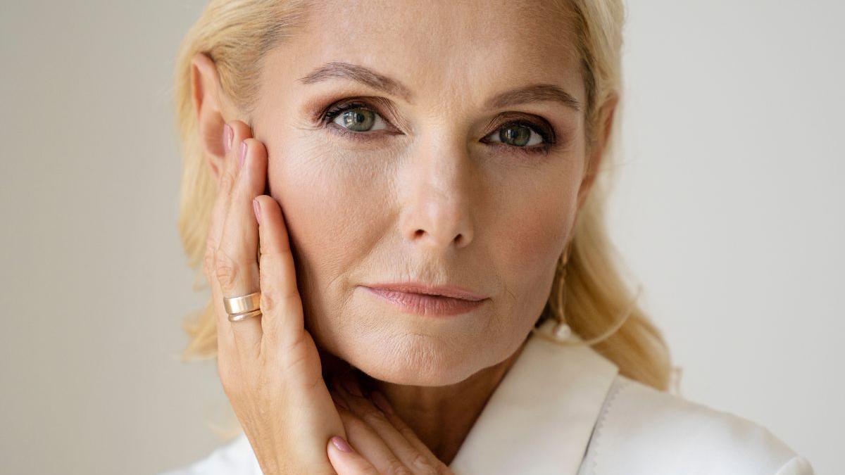 el cosmético capaz de difuminar hasta la línea de entrecejo en mujeres de 50 años