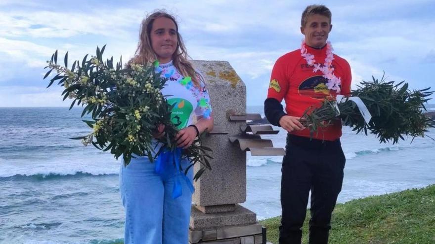 La gran cita del surf en Asturias: Saioa Ortega y Rubén Vitoria ganan el Memorial Peter Gulley de Tapia