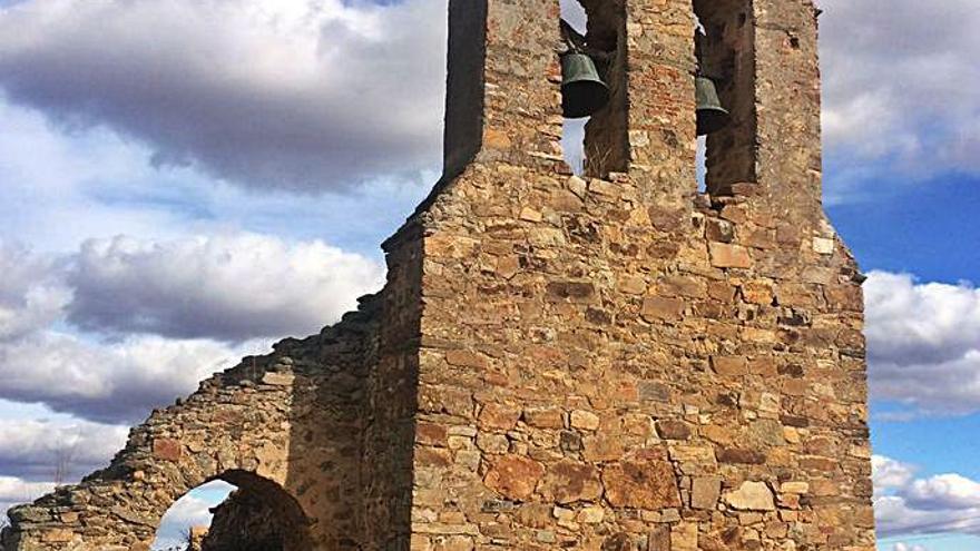 Espadaña de Cabañas. | A. A. Monasterio Santa Marta