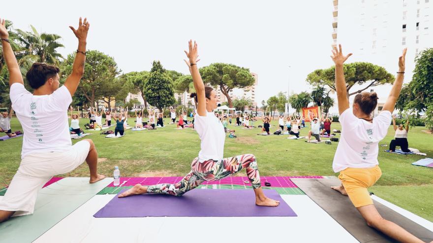 Canet celebra el X Aniversario de su festival de Yoga