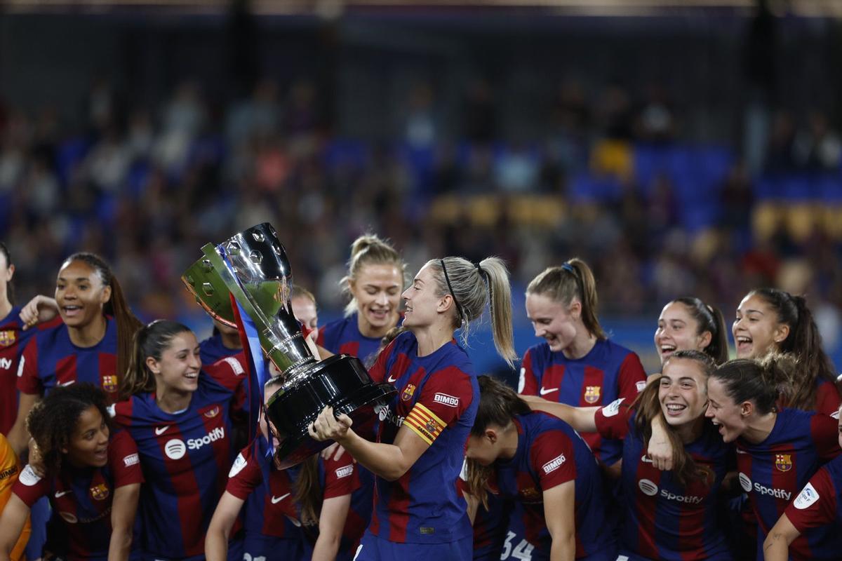 Así fue la entrega del trofeo de Liga F al FC Barcelona Así fue la entrega del trofeo de Liga F al FC Barcelona