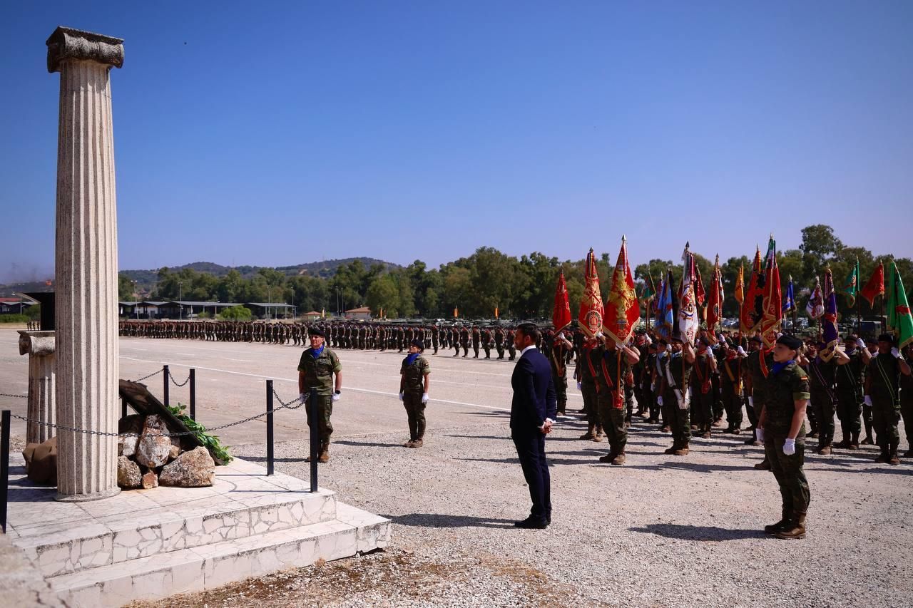 La BRI X celebra su 40º aniversario con una parada militar