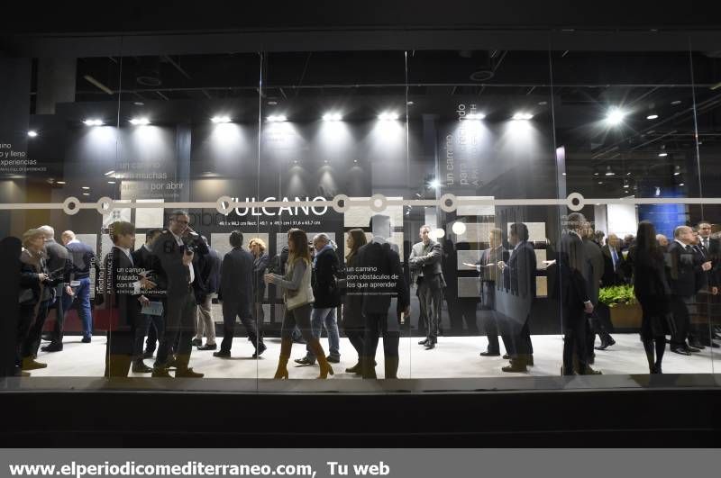 Galería fotos -- Comienza con optimismo la feria Cevisama 2015