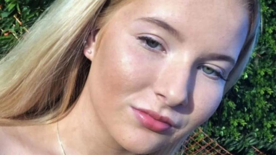 Muerta a los 16 años con un desodorante: advierten de una peligrosa moda extendida entre los adolescentes