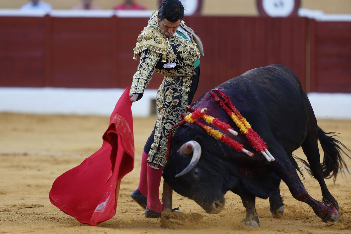 Las mejores imágenes de la corrida de toros de Marbella con Morante, Talavante y David de Miranda