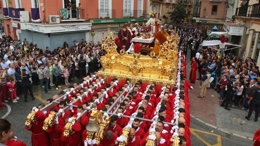 El trono de la Sagrada Cena saldrá en 2017 quince minutos antes que el Jueves Santo de este año.