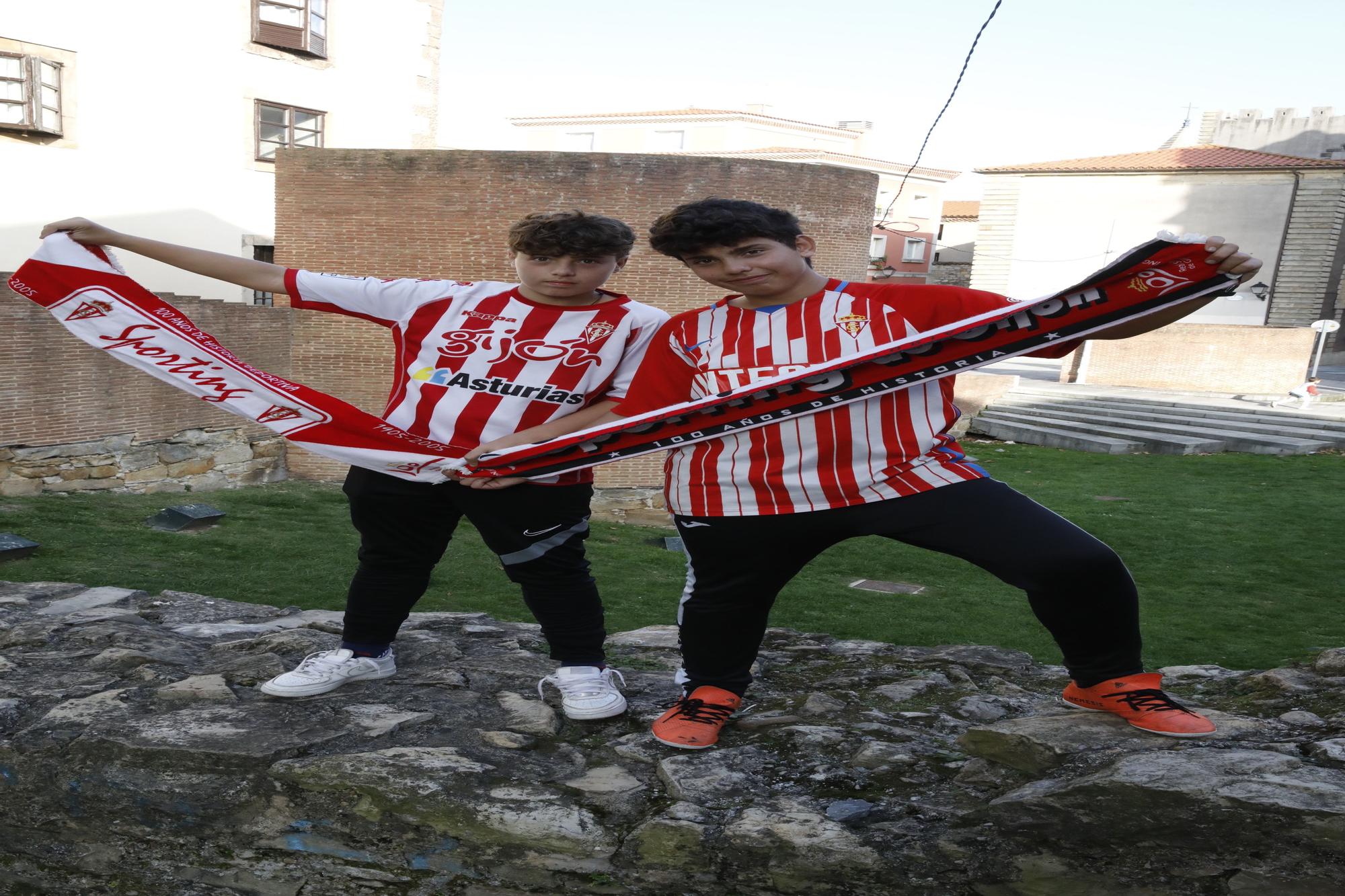 Los mellizos rojiblancos Alejandro y Pelayo Vigil