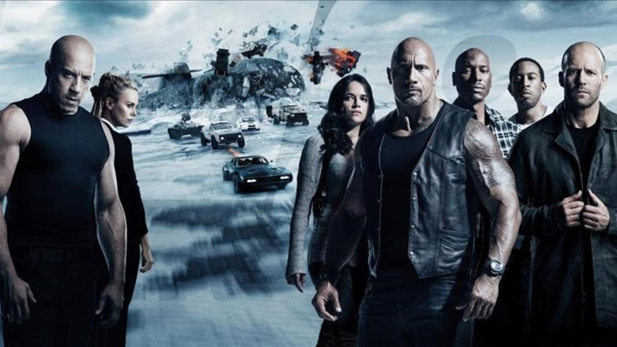 Vin Diesel, Charlize Theron, Michelle Rodríguez, The Rock, Tyrese Gibson, Ludacris y Jason Statham, en una imagen promocional de 'Fast &amp; Furious 8'.
