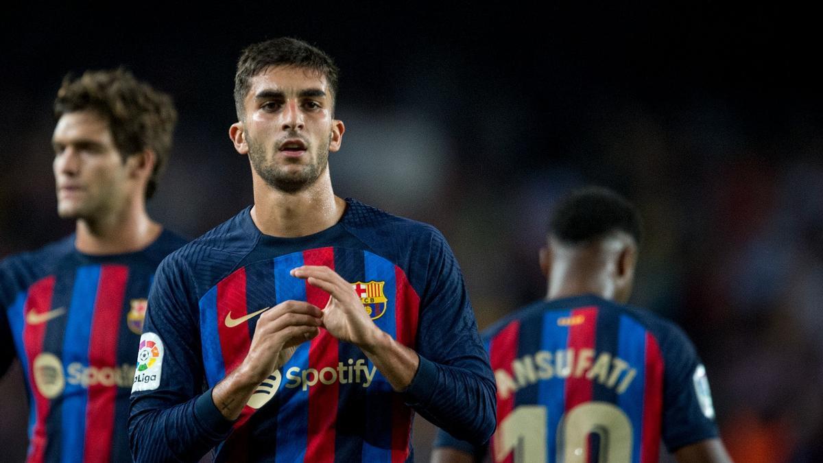 Ferran Torres celebra su gol, el 4-0 del Barça al Athletic en el Camp Nou.